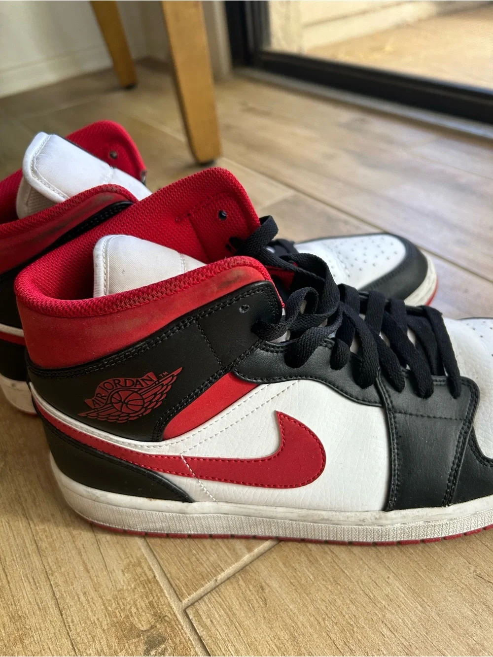 Air Jordan 1 Mid